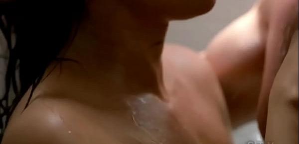  Priyanka Chopra Alex Parrish Jake McLaughlin   Quantico double kiss scene